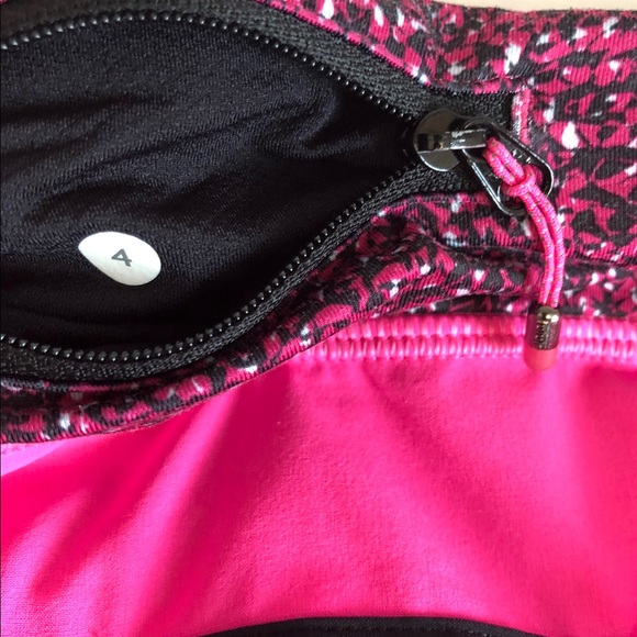 Lululemon Speed Short 4-way stretch - Picture 4 of 5